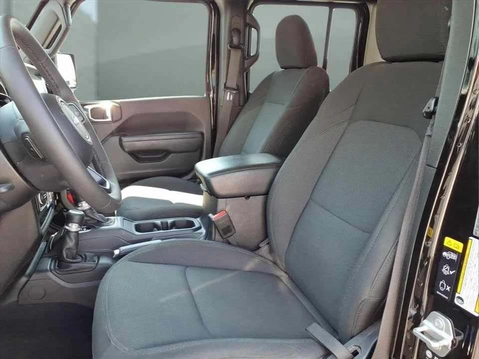 2023 Jeep JT Gladiator - Image 15 of 20
