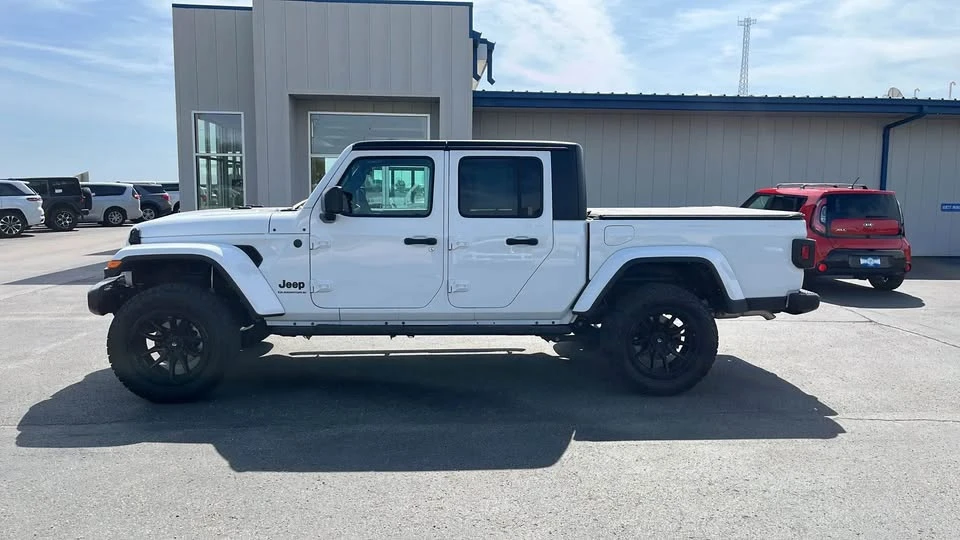 2023 Jeep JT Gladiator - Image 3 of 17