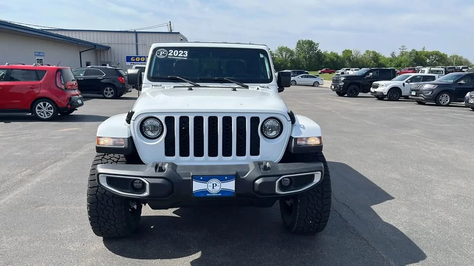 2023 Jeep JT Gladiator - Image 2 of 17