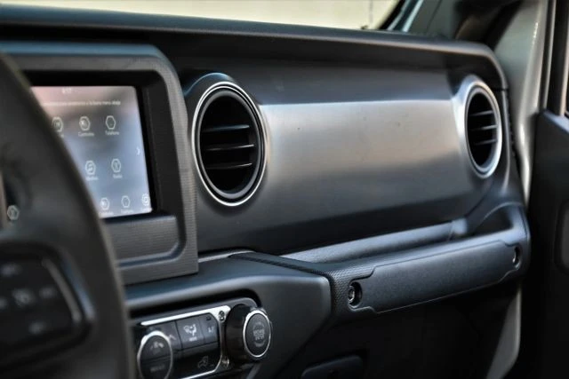 2023 Jeep JT Gladiator - Image 8 of 16