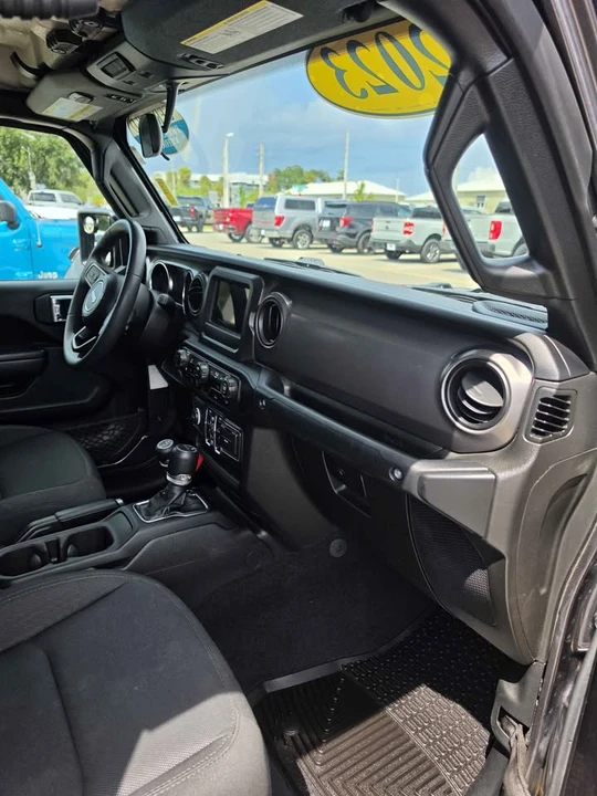 2023 Jeep JT Gladiator - Image 12 of 13