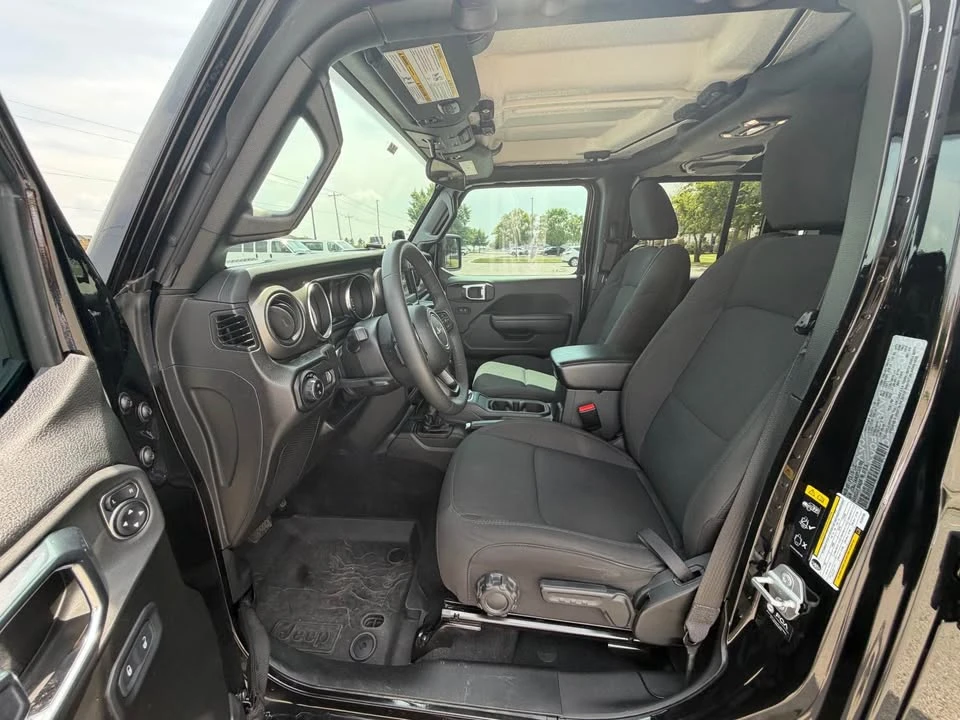 2023 Jeep JT Gladiator - Image 11 of 20