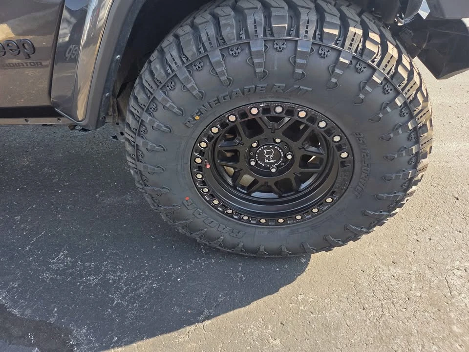 2023 Jeep JT Gladiator - Image 7 of 17