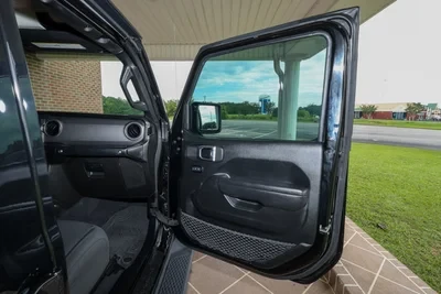 2023 Jeep JT Gladiator - Image 17 of 20