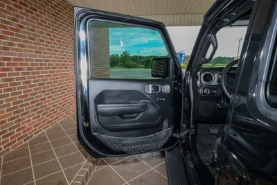 2023 Jeep JT Gladiator - Image 9 of 20