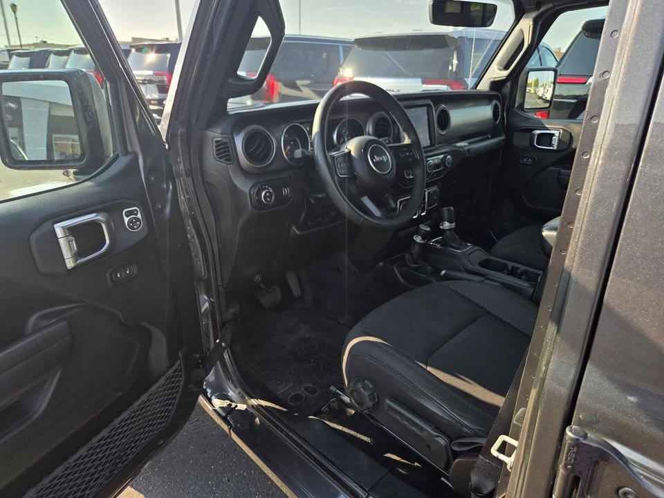 2023 Jeep JT Gladiator - Image 14 of 17