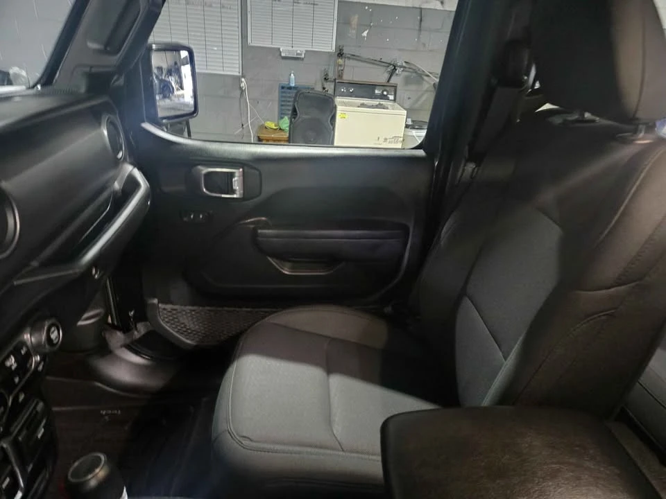 2023 Jeep JT Gladiator - Image 12 of 17