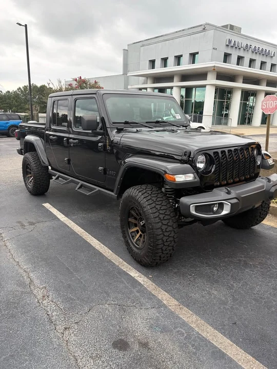 2023 Jeep JT Gladiator - Image 2 of 5