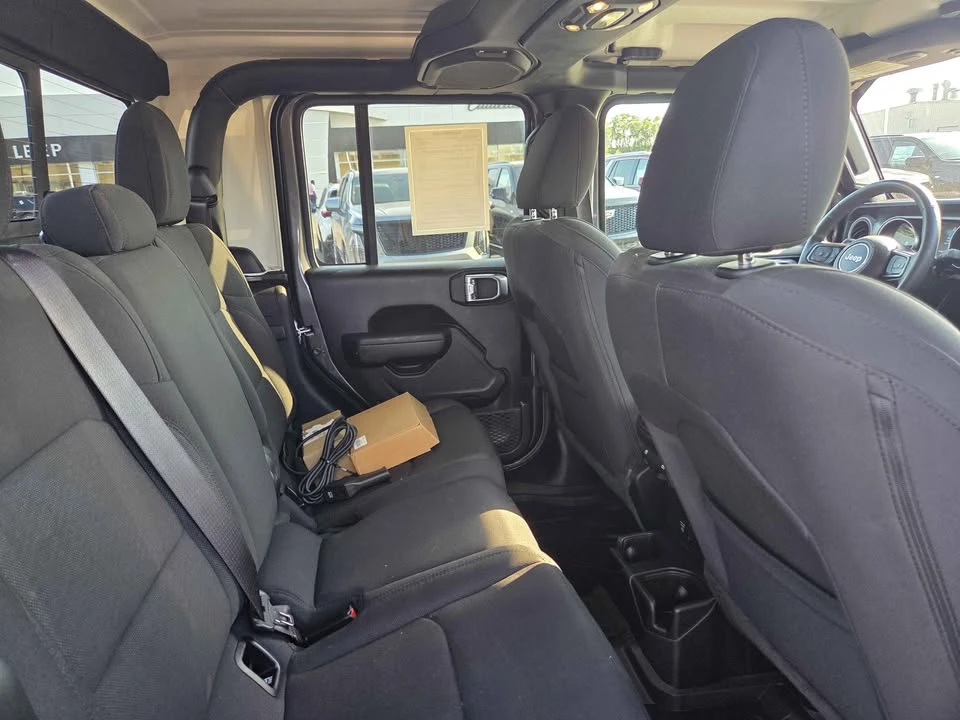 2023 Jeep JT Gladiator - Image 11 of 17