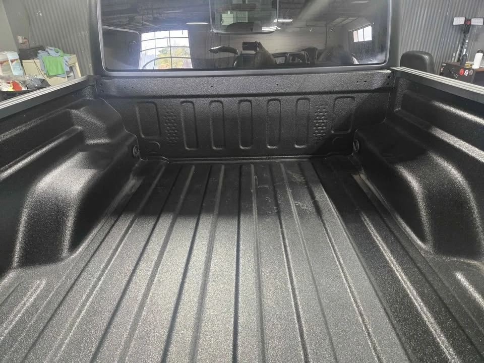 2023 Jeep JT Gladiator - Image 15 of 17