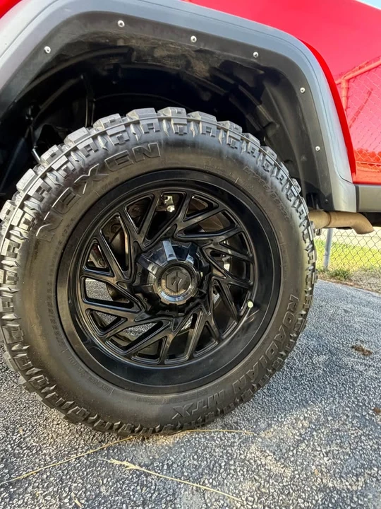 2023 Jeep JT Gladiator - Image 8 of 9
