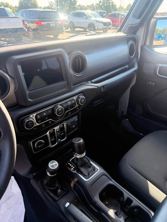 2023 Jeep JT Gladiator - Image 4 of 8