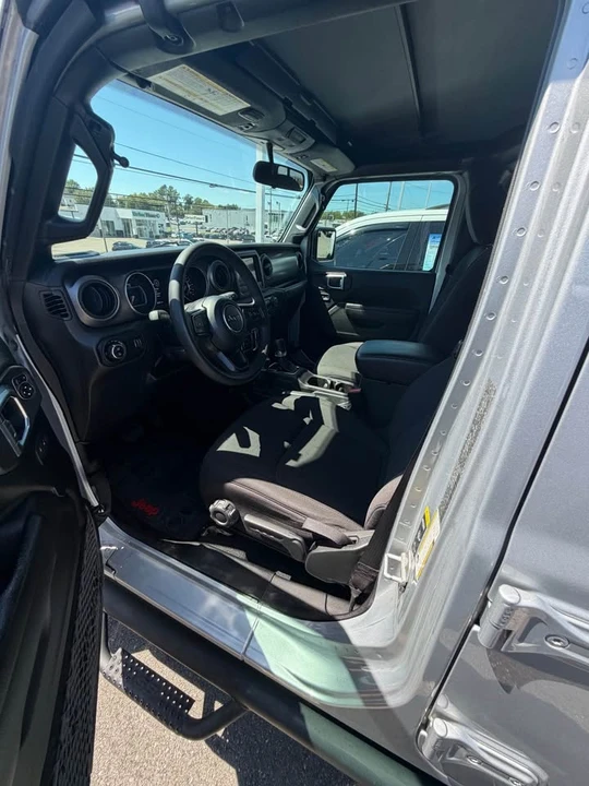 2023 Jeep JT Gladiator - Image 7 of 8