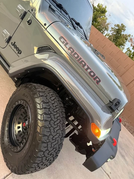 2023 Jeep JT Gladiator - Image 18 of 18