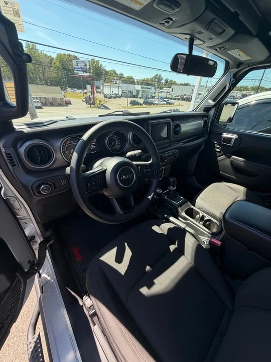 2023 Jeep JT Gladiator - Image 8 of 8