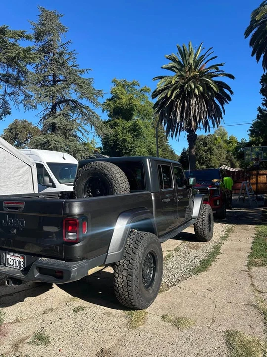 2023 Jeep JT Gladiator - Image 4 of 15