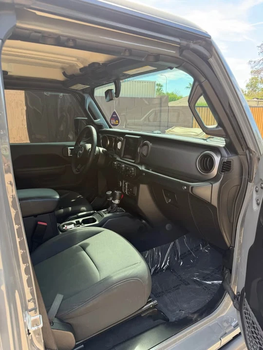 2023 Jeep JT Gladiator - Image 9 of 17
