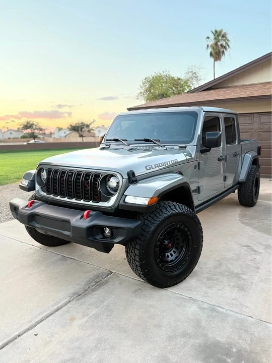 2023 Jeep JT Gladiator - Image 2 of 18