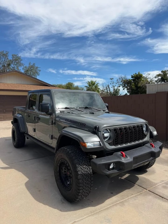 2023 Jeep JT Gladiator - Image 3 of 17