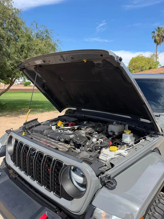 2023 Jeep JT Gladiator - Image 15 of 17