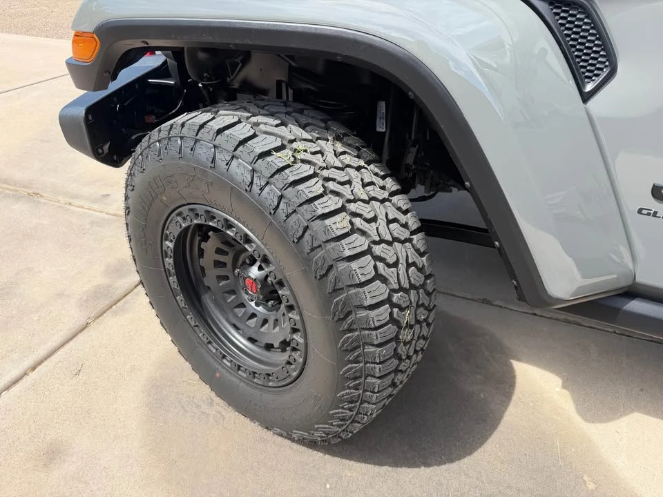 2023 Jeep JT Gladiator - Image 16 of 17