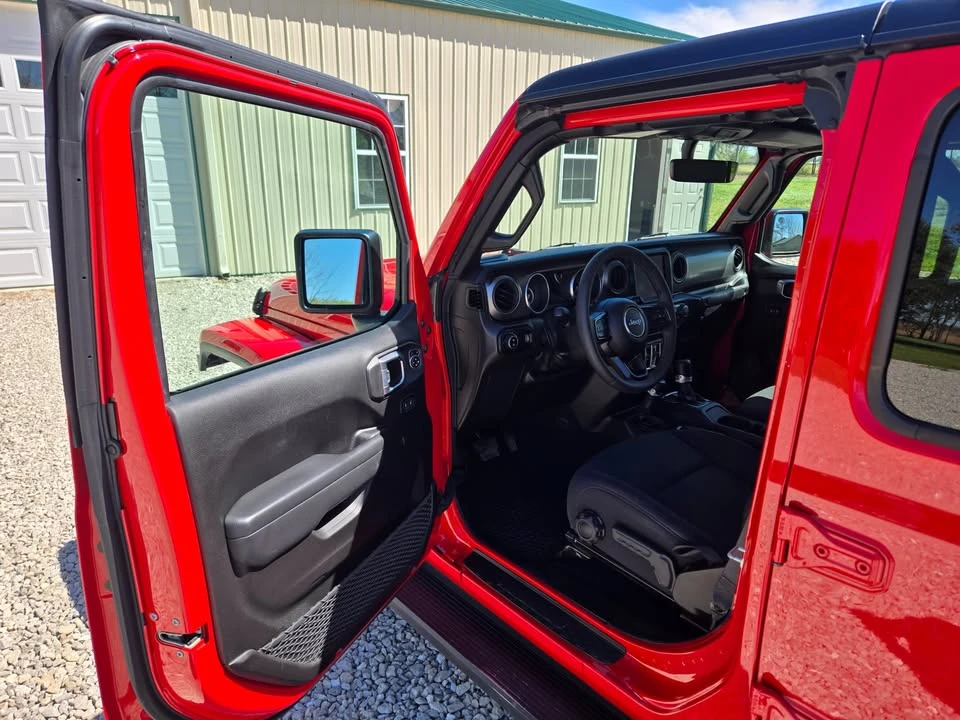 2023 Jeep JT Gladiator - Image 6 of 19