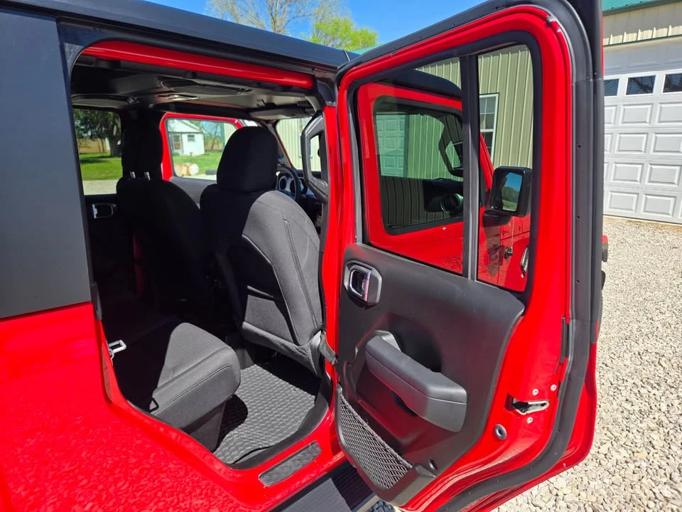 2023 Jeep JT Gladiator - Image 16 of 19