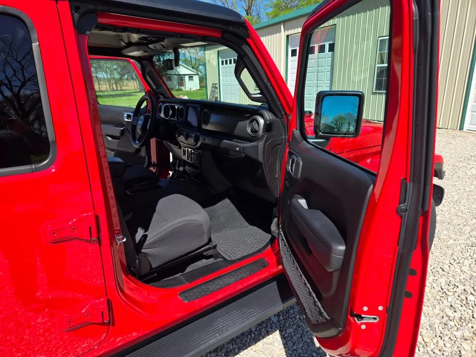 2023 Jeep JT Gladiator - Image 17 of 19