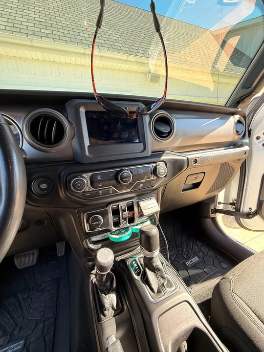 2023 Jeep JT Gladiator - Image 8 of 15