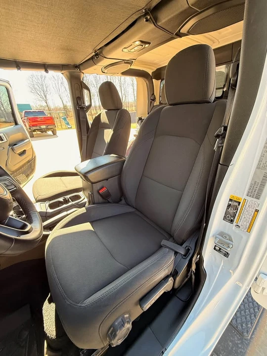 2023 Jeep JT Gladiator - Image 9 of 15