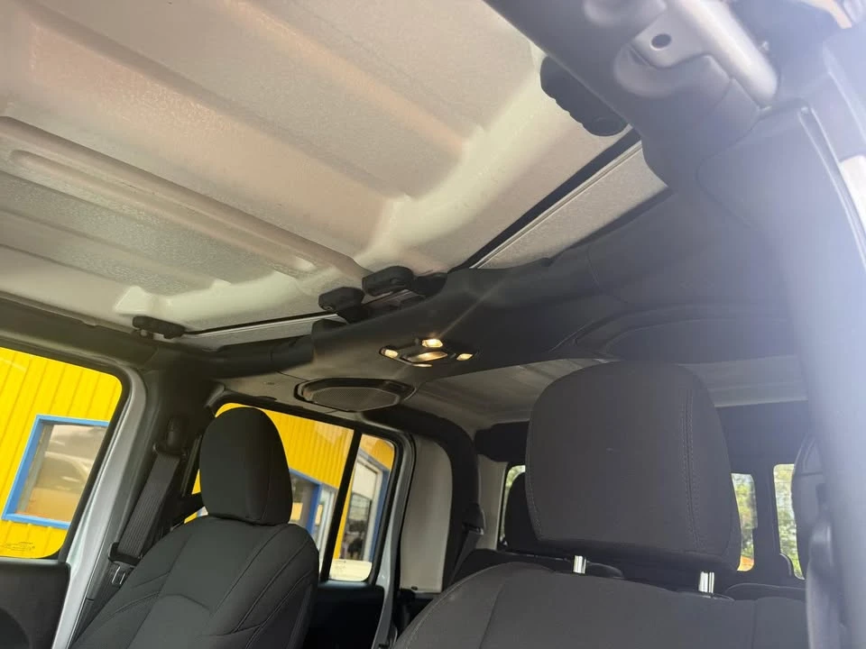 2023 Jeep JT Gladiator - Image 14 of 20