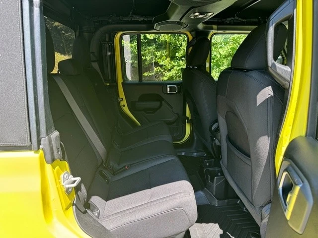 2023 Jeep JT Gladiator - Image 17 of 30