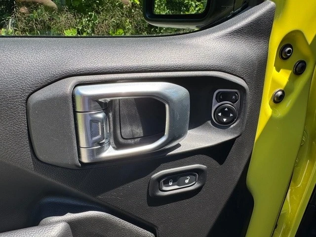 2023 Jeep JT Gladiator - Image 13 of 30