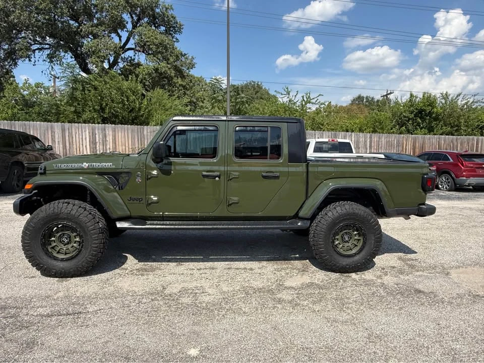 2023 Jeep JT Gladiator - Image 2 of 12