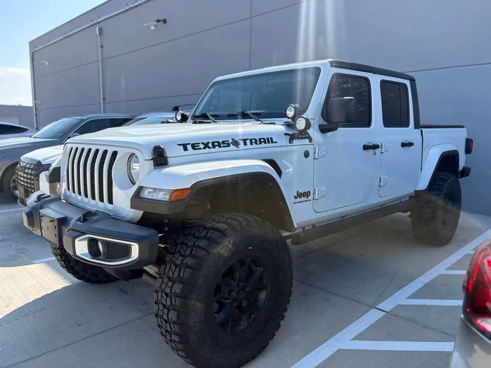 2023 Jeep JT Gladiator - Image 3 of 9