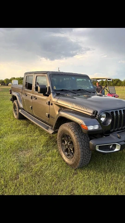 2023 Jeep JT Gladiator - Image 7 of 16