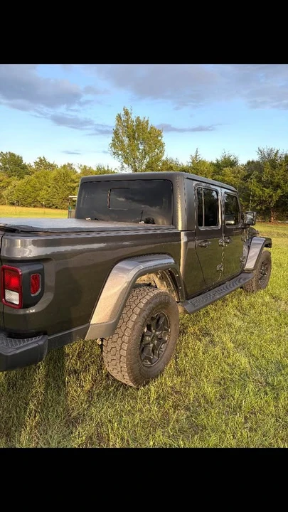 2023 Jeep JT Gladiator - Image 5 of 16