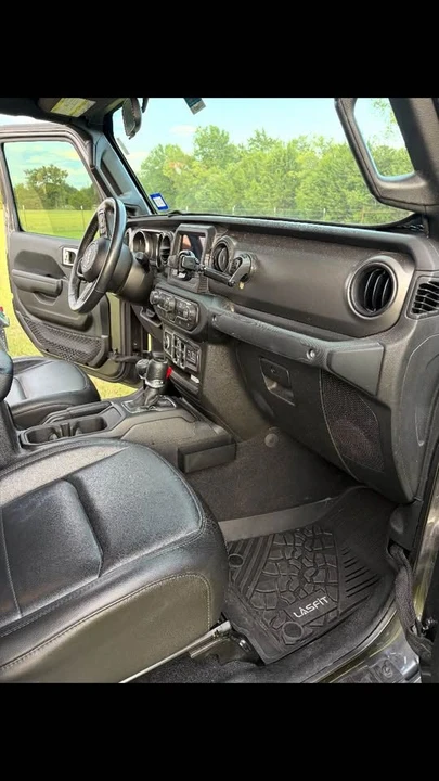 2023 Jeep JT Gladiator - Image 15 of 16