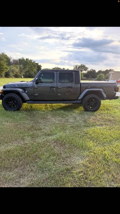 2023 Jeep JT Gladiator - Image 2 of 16