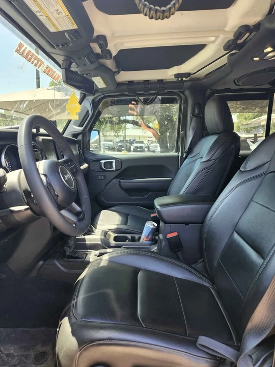 2023 Jeep JT Gladiator - Image 5 of 10