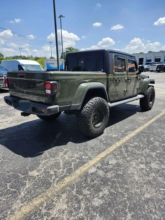 2023 Jeep JT Gladiator - Image 4 of 10
