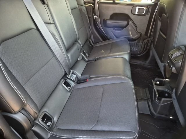 2023 Jeep JT Gladiator - Image 18 of 19