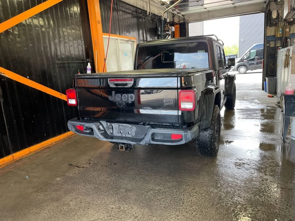 2023 Jeep JT Gladiator - Image 10 of 20