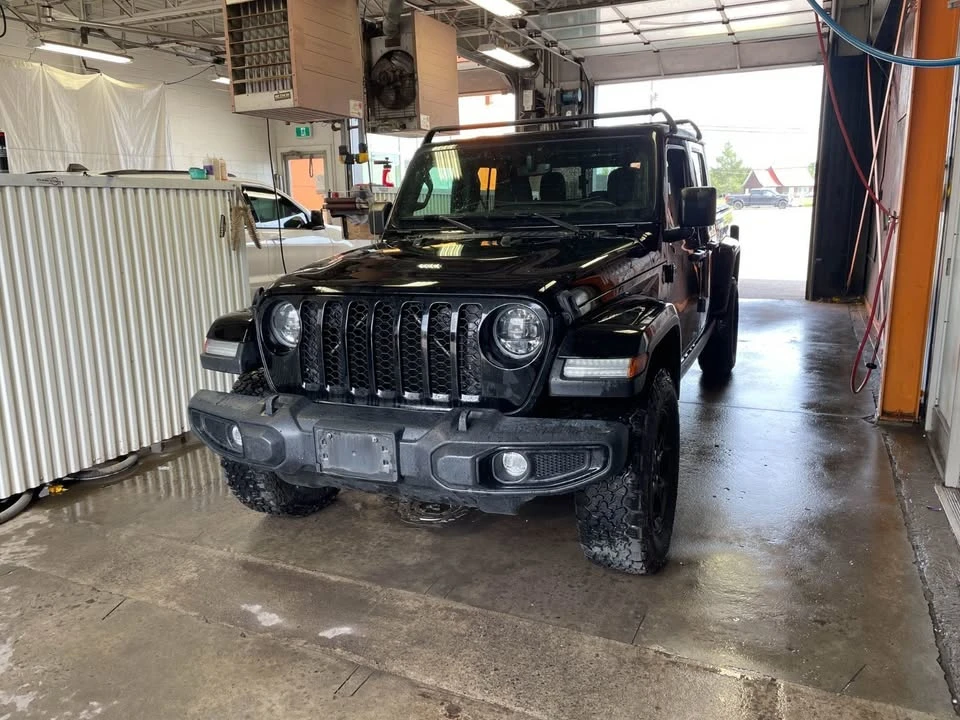2023 Jeep JT Gladiator - Image 2 of 20