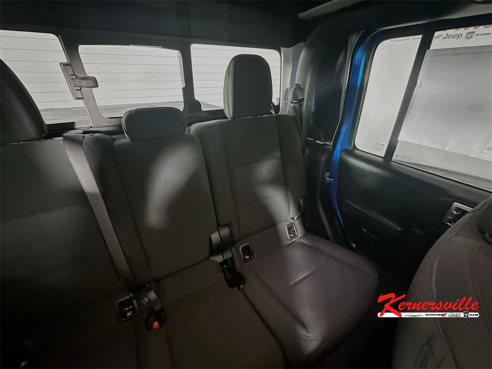 2023 Jeep JT Gladiator - Image 14 of 21
