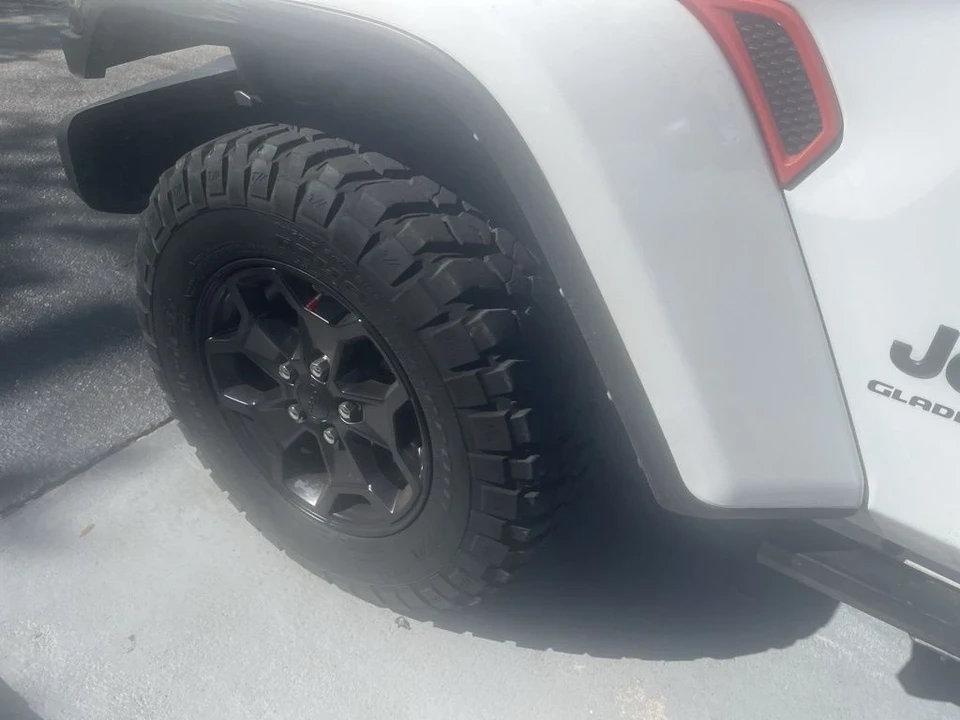 2023 Jeep JT Gladiator - Image 7 of 12