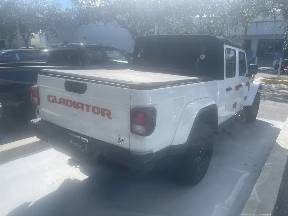 2023 Jeep JT Gladiator - Image 4 of 12