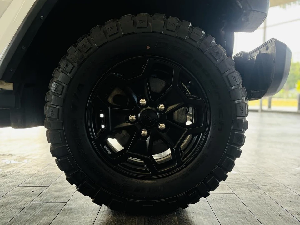 2023 Jeep JT Gladiator - Image 27 of 31