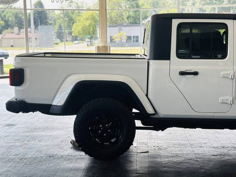 2023 Jeep JT Gladiator - Image 7 of 31