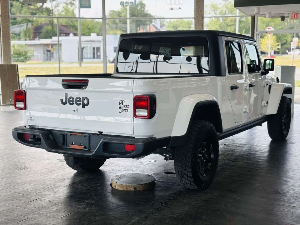 2023 Jeep JT Gladiator - Image 8 of 31